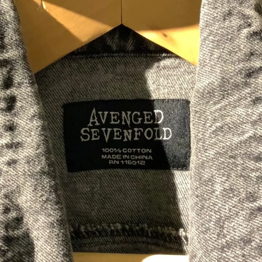Avenged Sevenfold Men's Gray Denim Jacket Size Medium - Picture 2 of 4
